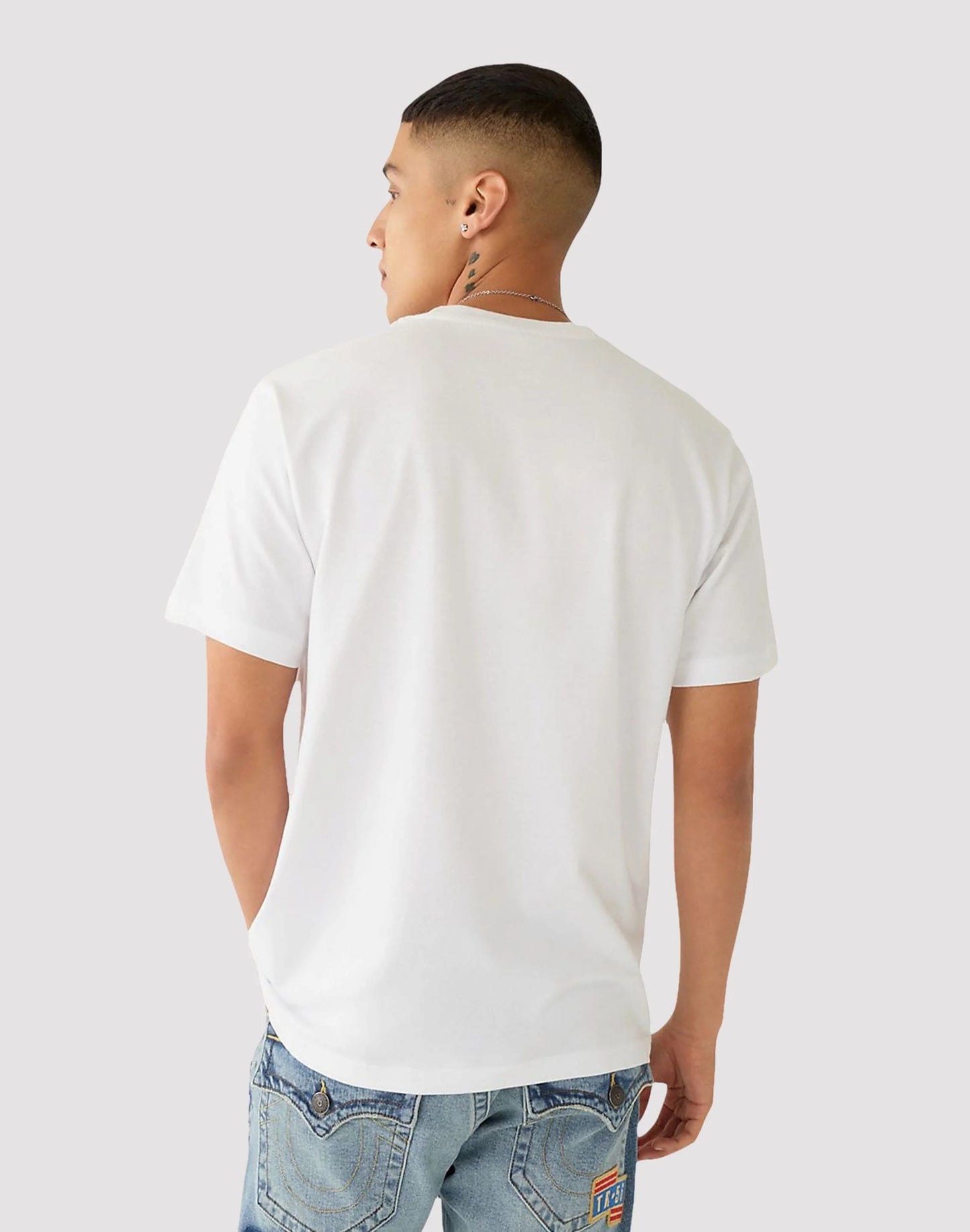 T-shirt blanc pour homme avec écusson universitaire