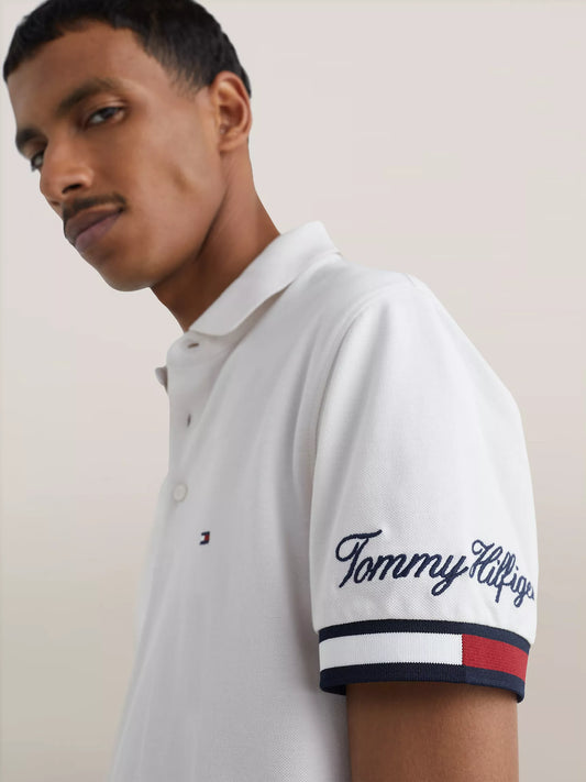 Polo coupe slim avec poignets à liseré drapeau