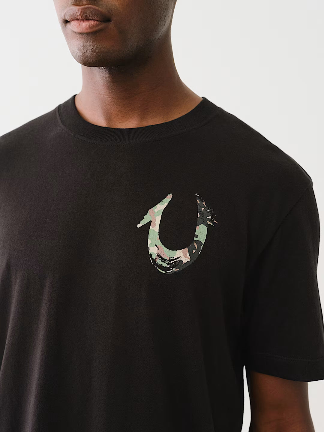 T-shirt fer à cheval camouflage peint