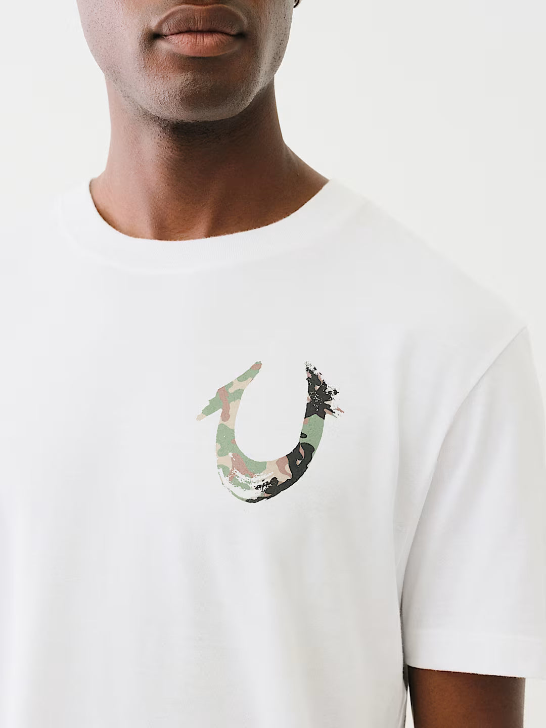 T-shirt fer à cheval camouflage peint