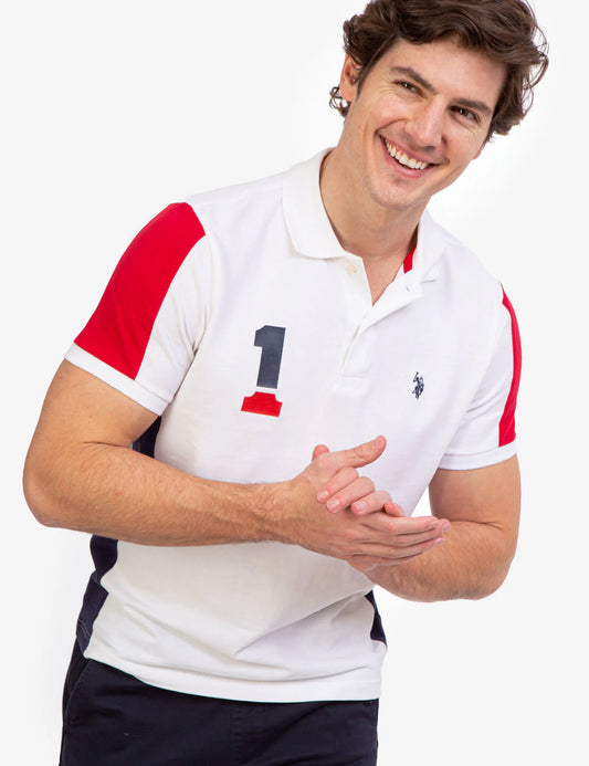 Polo en piqué à empiècements