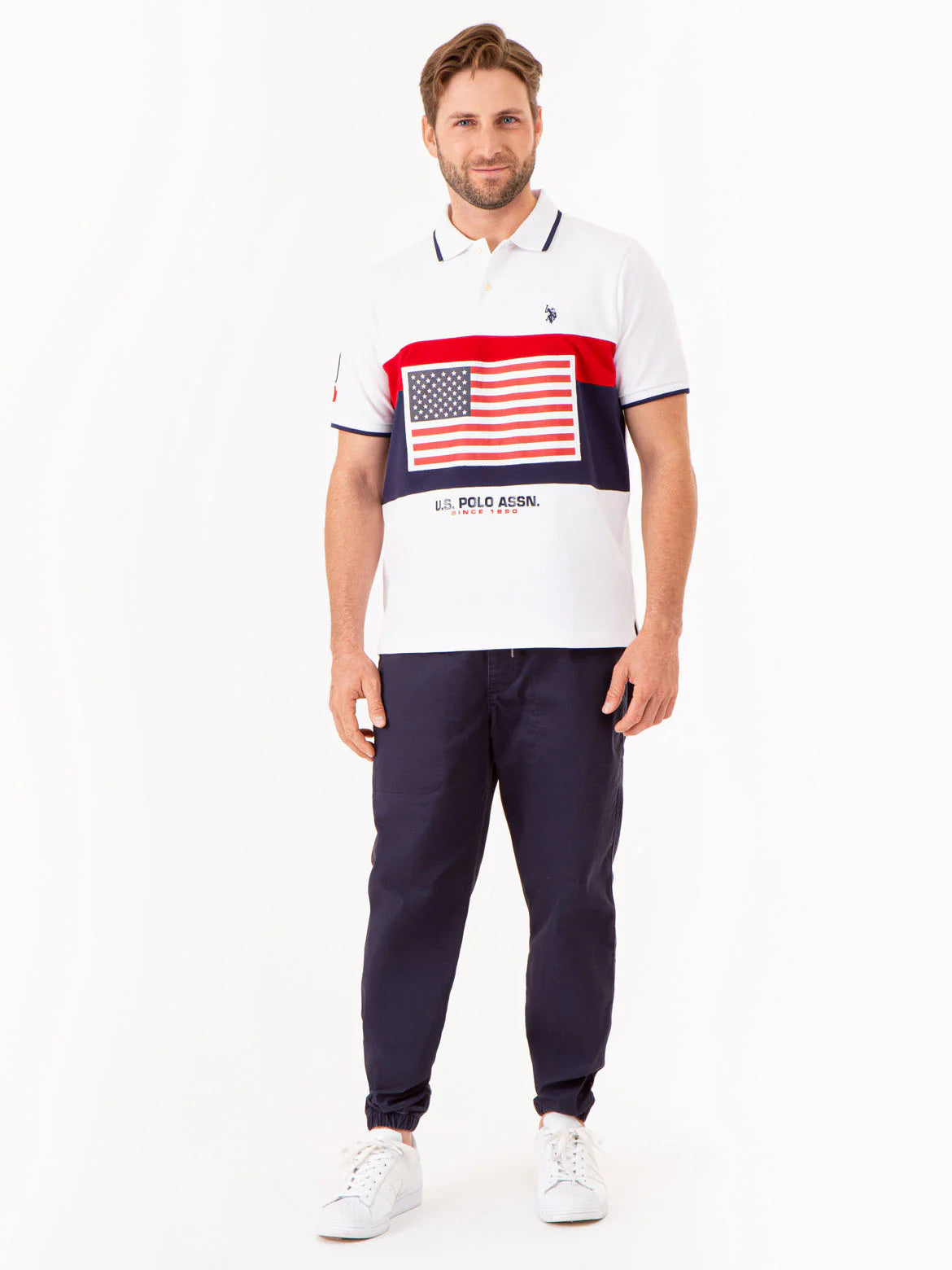 Polo piqué colorblock avec drapeau imprimé