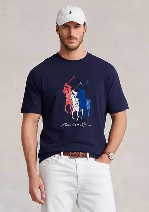 T-shirt à coupe classique avec triple poney
