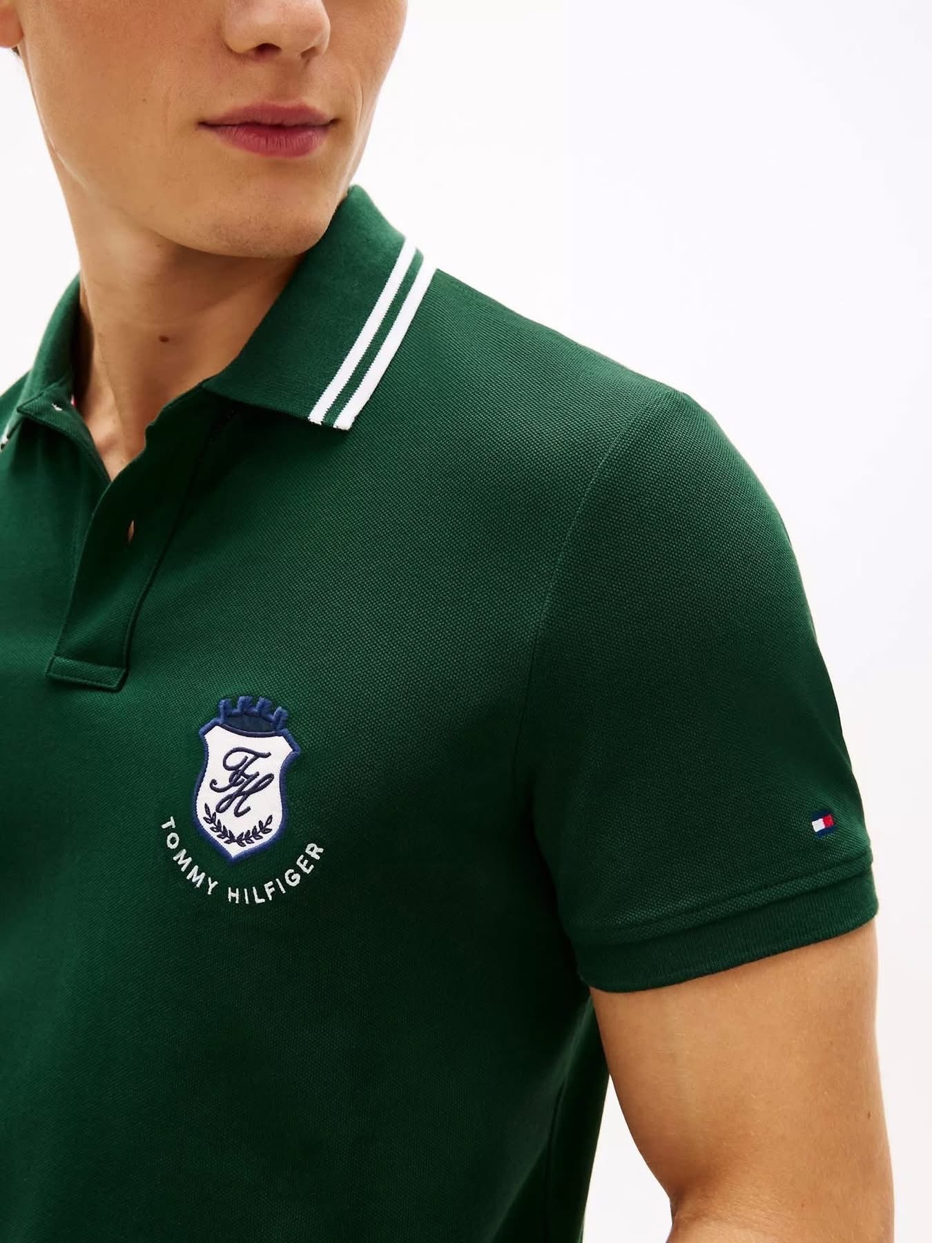 Polo en piqué avec monogramme et écusson, coupe régulière