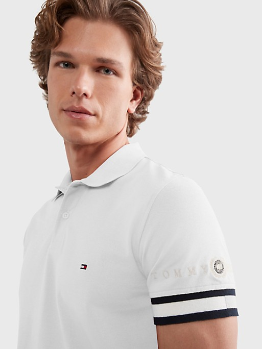 Polo coupe ajustée avec liseré aux couleurs du drapeau