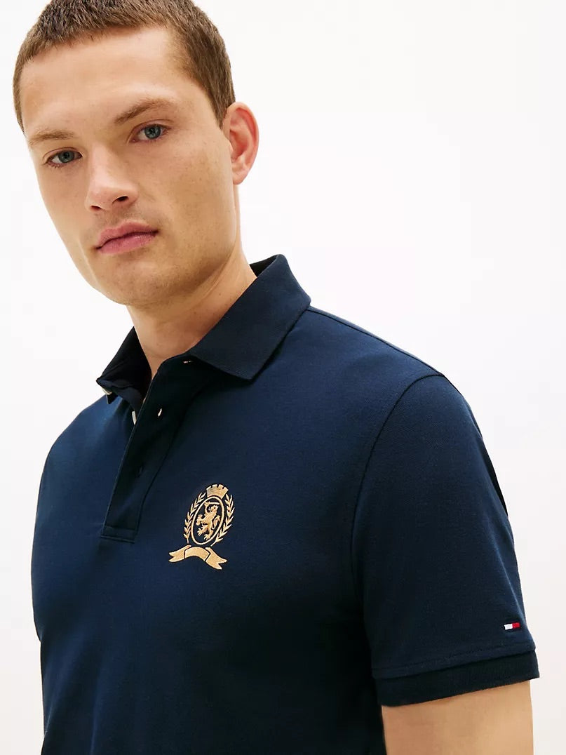Polo en piqué à coupe régulière avec logo écusson
