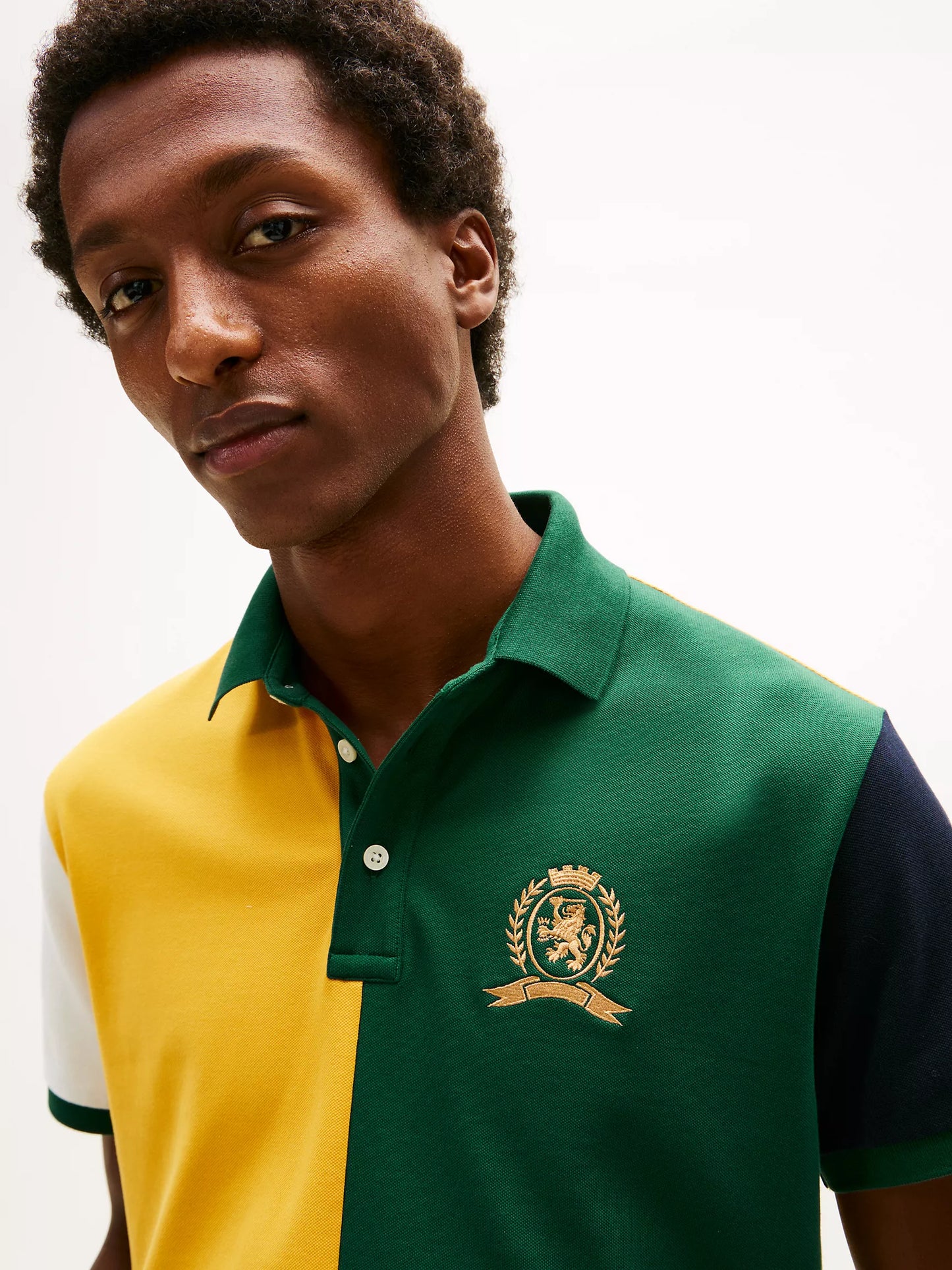 Polo en piqué stretch colorblock avec logo écusson Vert