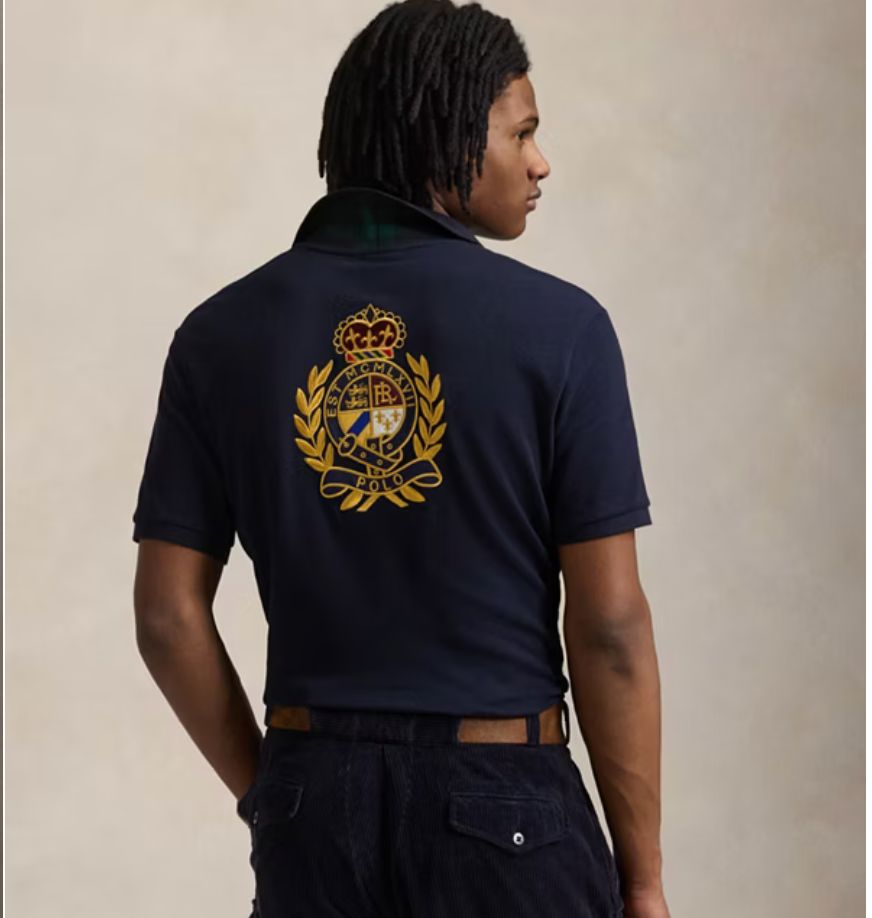 Polo Bleu Marine avec écusson brodé