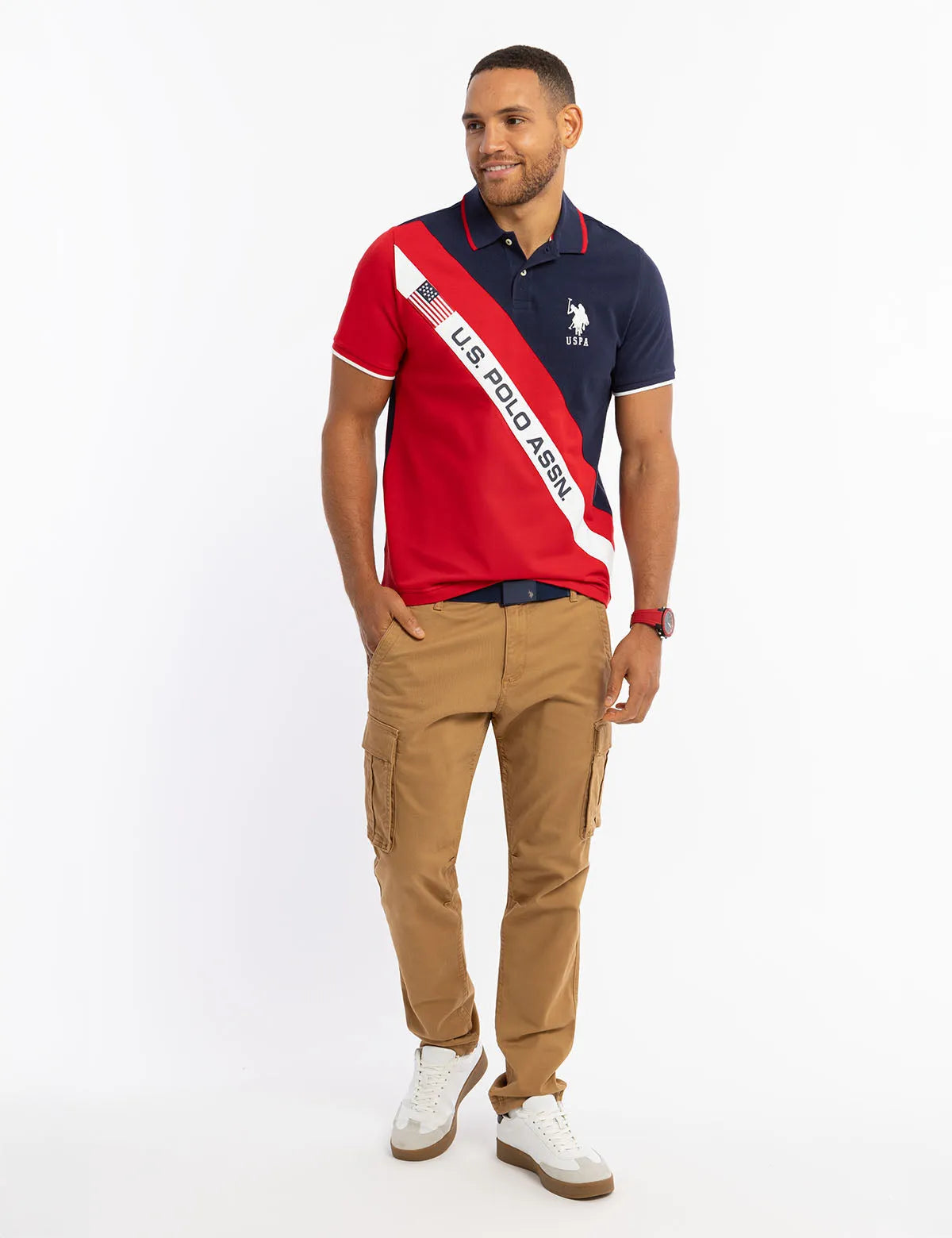 Polo piqué à drapeau à blocs de couleurs diagonaux
